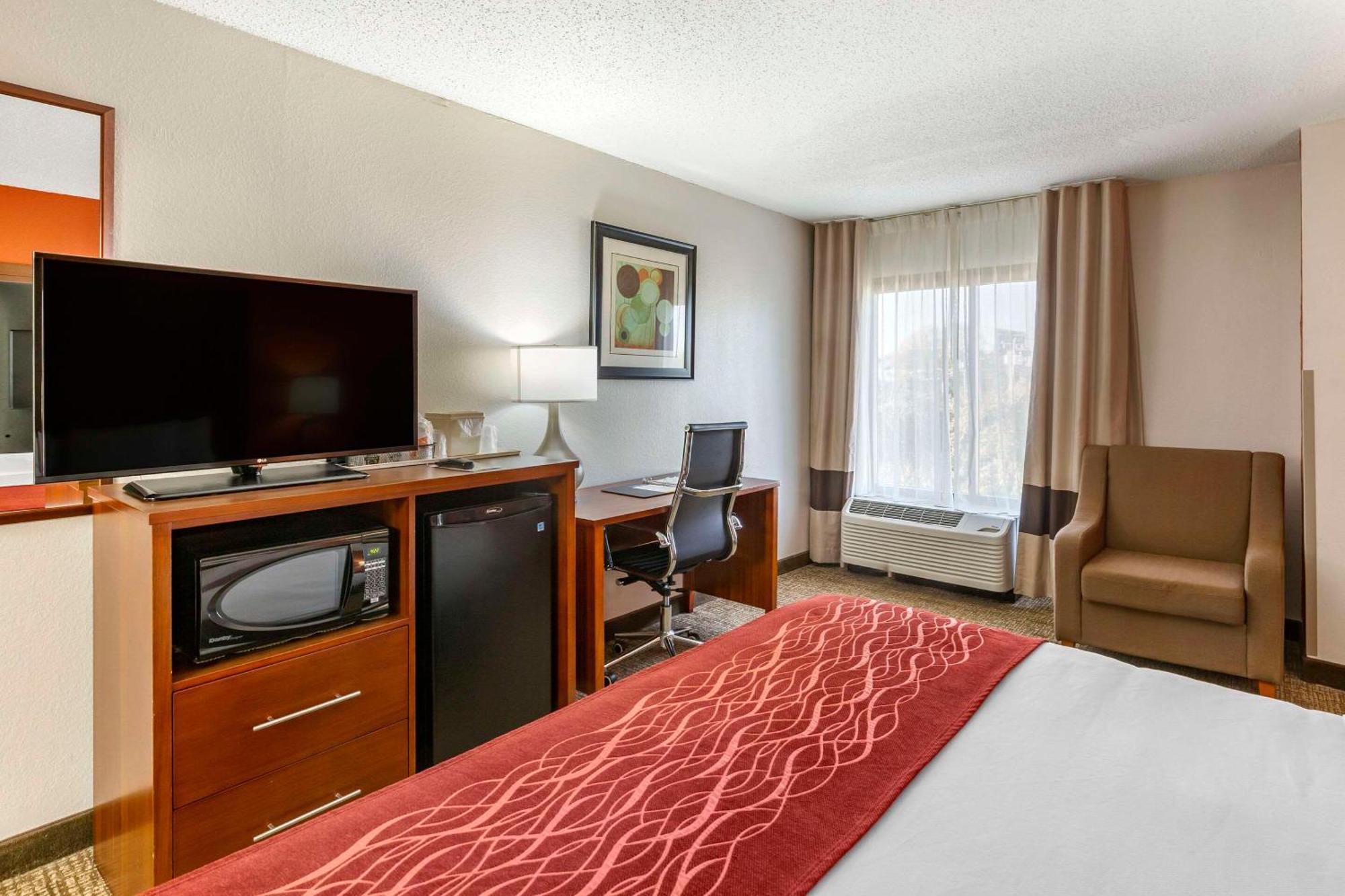 Comfort Inn Greensboro - Kernersville Exterior photo